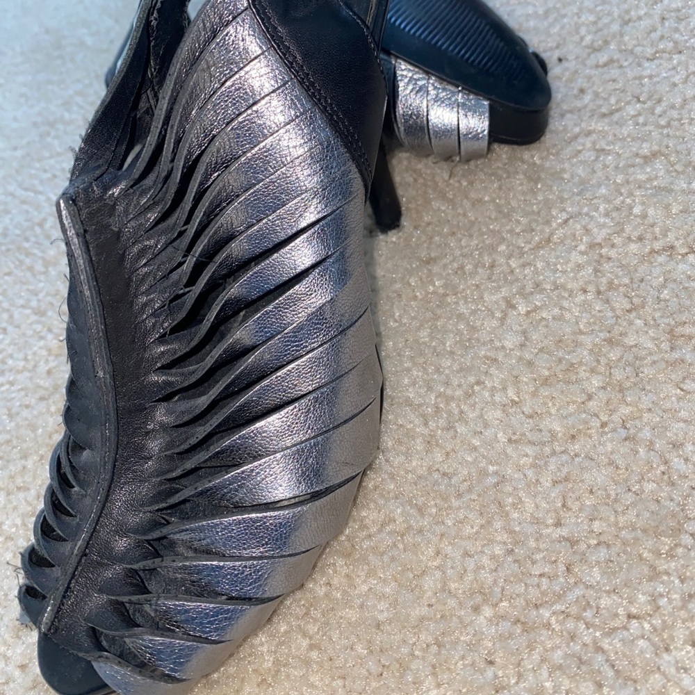 Heels - Picture 3 of 5